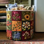 Canasta de ropa acolchada con estampado flores brillantes