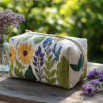 Cosmetiquera acolchada con estampado pradera suave