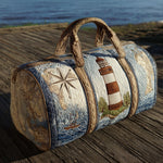 Bolso de viaje acolchado con estampado faro en el puerto