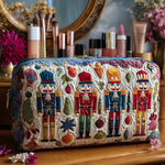 Cosmetiquera acolchada con estampado cascanueces brillante