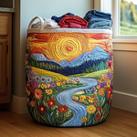 Canasta de ropa acolchada con estampado flores junto al río