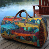Bolso de viaje acolchado con estampado río salvaje