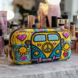 Cosmetiquera acolchada con estampado ambiente soleado de autobús