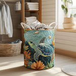 Canasta de ropa acolchada con estampado bahía de tortugas
